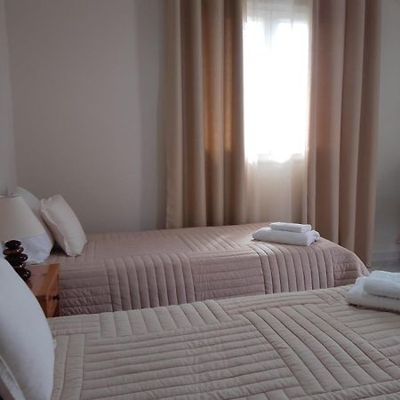 Vicky'S Guesthouse Кавос Екстер'єр фото