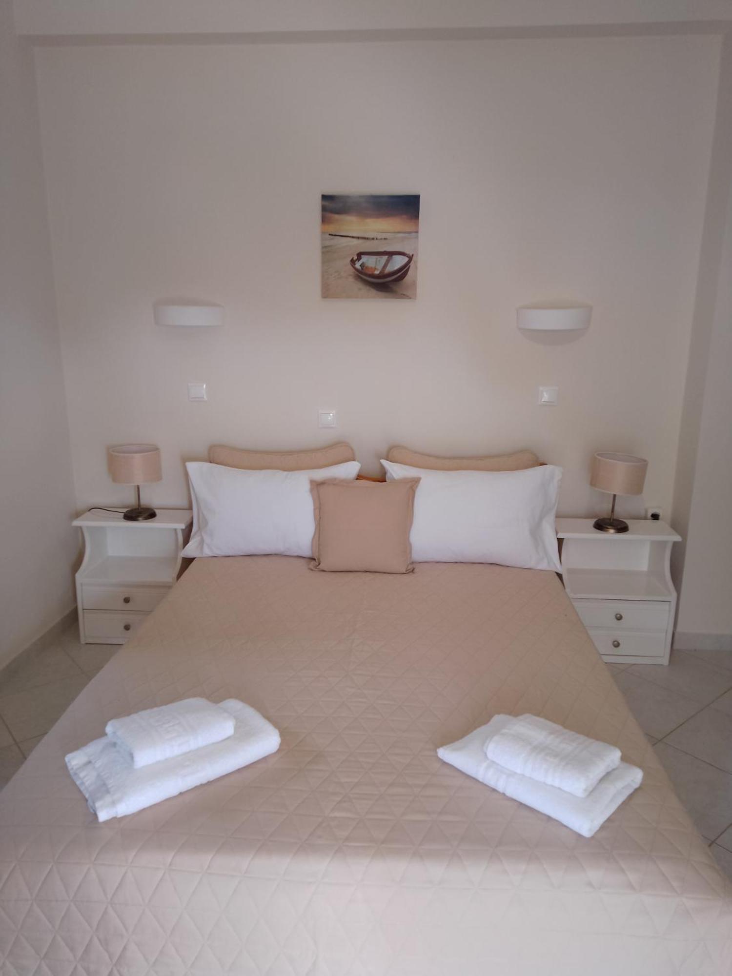 Vicky'S Guesthouse Кавос Екстер'єр фото