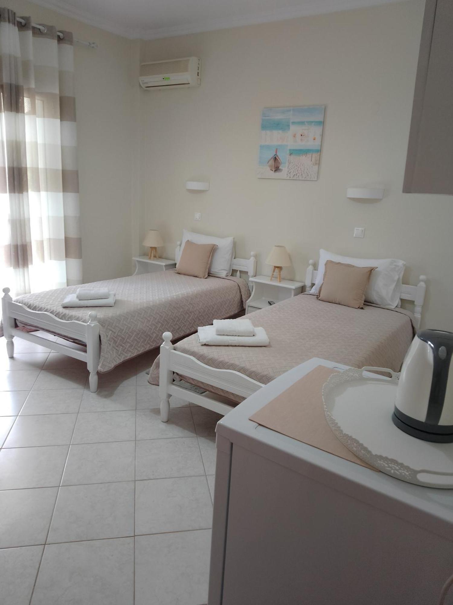 Vicky'S Guesthouse Кавос Номер фото
